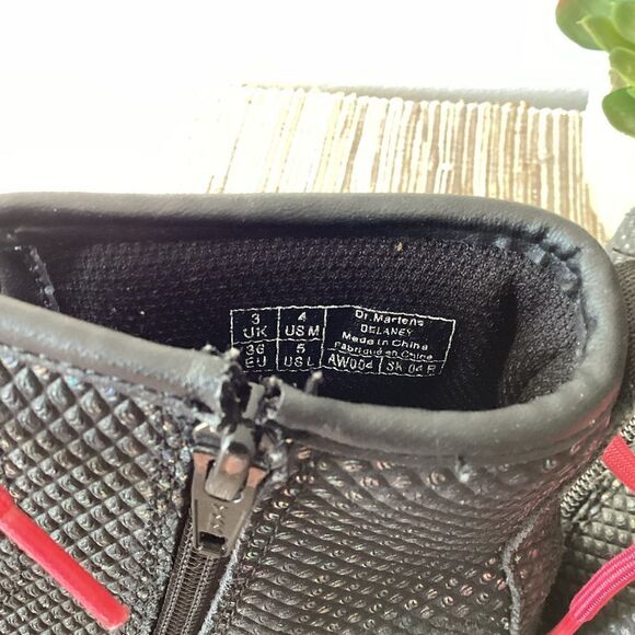 Dr. Martens Delaney Black Lace Up 90s Boots w/Metallic Rainbow Accents (Size: 5) - Picture 9 of 13